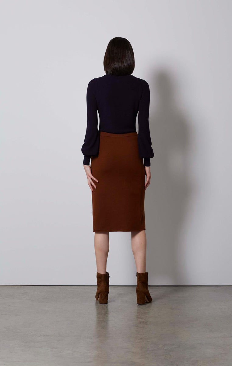 Brown pull outlet on pencil skirt